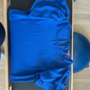 EUC Vince Camuto Blouse